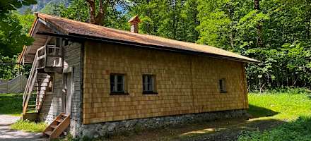 Watzmann-Ostwand-Hütte