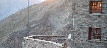 Die Weissmieshütte ist Ausgangspunkt für viele Touren.
