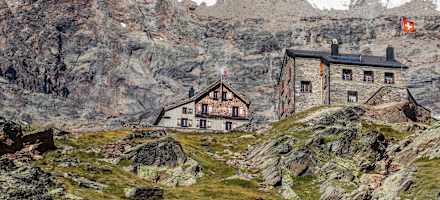 Die Weissmieshütte im Wallis