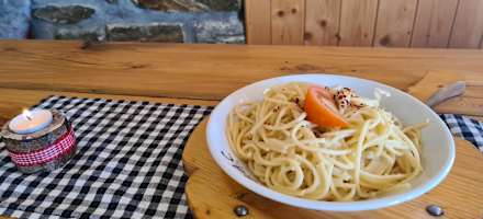 Abendessen auf der Weissmieshütte