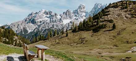 Bei der Dürrensteinhütte - im Hintergrund die Cristallogruppe