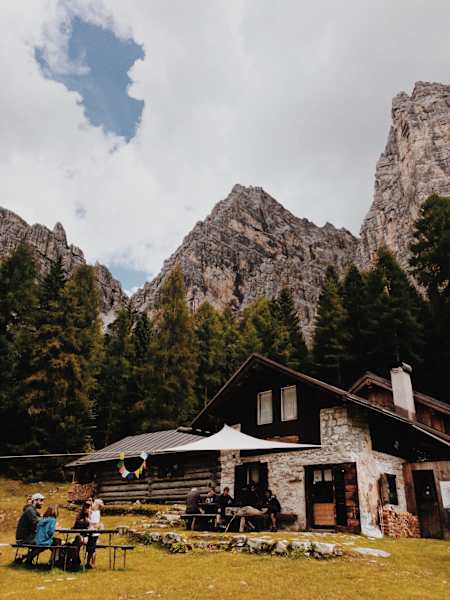 Ernst Merkinger wandert weit Dolomiten Höhenweg