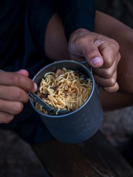 Selbst gekocht oder einfaches Essen bei den Refuges.
