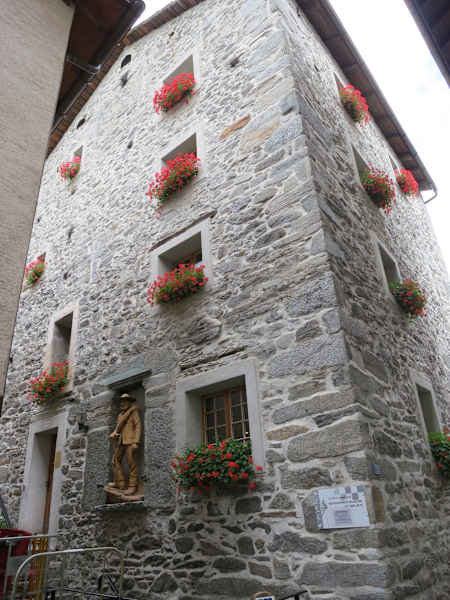 Bergführermuseum im historischen Meierturm in St. Niklaus