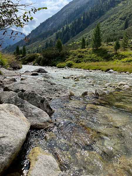 Der Rainbach gegen Osten in Richtung Krimmler Achental
