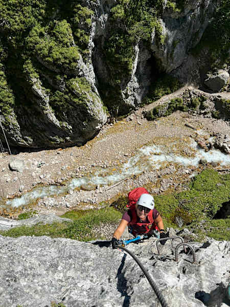 Klettersteig in der Silberbergklamm bei Ramsau am Dachstein.
