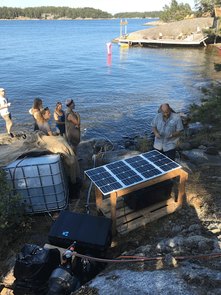 1.200 Liter Trink- und Nutzwasser entstehen durch die solarbetriebene Filteranlage
