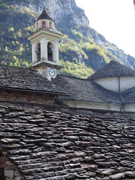 Rustici, so nennt man die typischen Steinhäuser im Verzascatal.