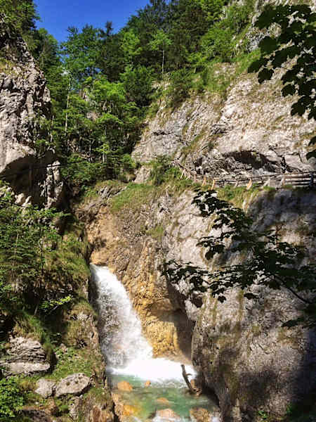 Über 354 Stufen geht es hinauf zu Tirols ältestem Wallfahrtsort