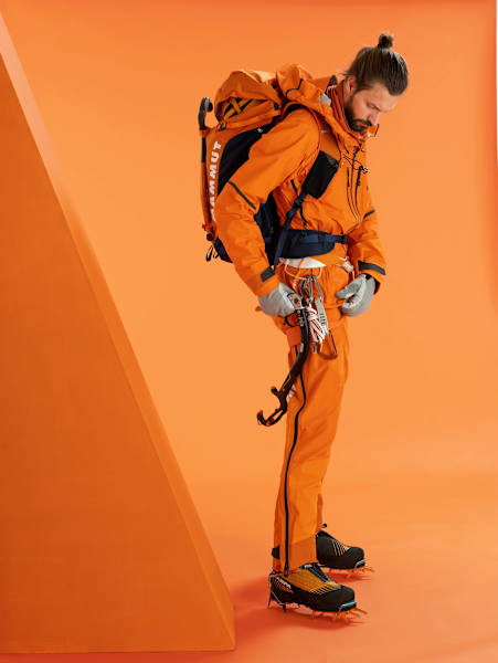 Eiskletterer im Fotostudio