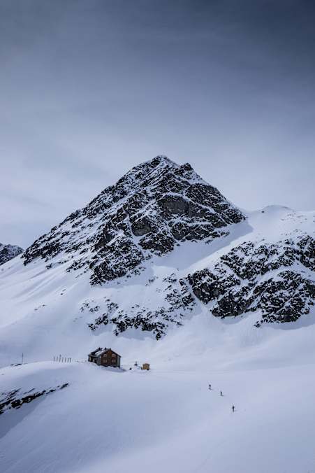 Jenatschhütte im Winter