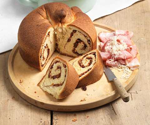 Kärntner Reindling mit Schinken und Kren