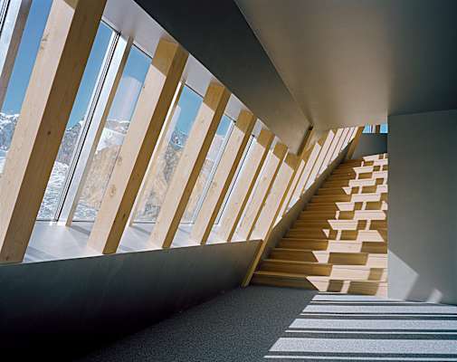 Die moderne Monte-Rosa-Hütte im Wallis - eine Hütte der Zukunft
