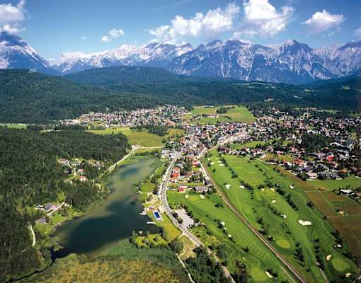 Seefeld in Tirol aus der Luft