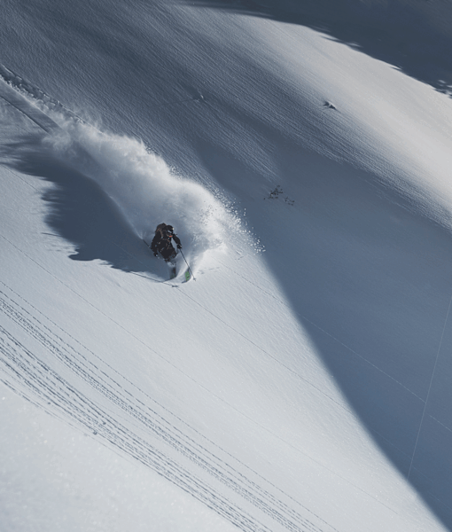 Das Spiel mit dem Schnee, dem Licht und dem Schatten ist tief in Sandra Lahnsteiner verankert