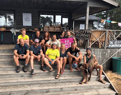 Die Crew und gute Seele der Insel rund um Mastermind Hannes Geier (Bildmitte)