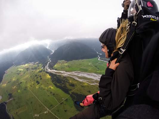 Tandemsprung aus 4.000 m Höhe