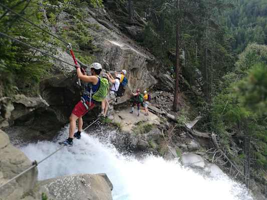 Die letzte Traverse am Ende des Klettersteigs