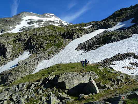 Die Gebirgswelt der Hohen Tauern – im Hintergrund der Ankogel – begeisterte schon um 1860 die Gründer des Alpenvereins