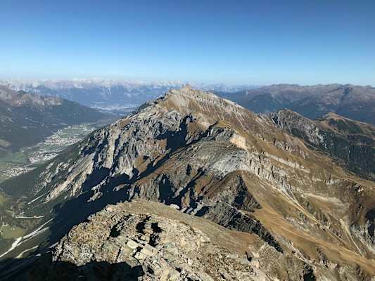 Ausblick von der Kirchdachspitze bis nach Innsbruck.