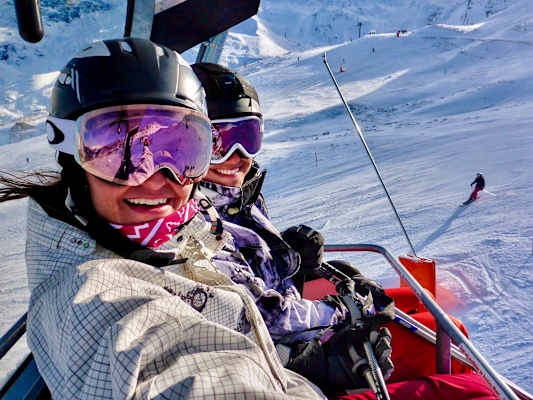 Skitourenanfängerinnen Maggy und Anja