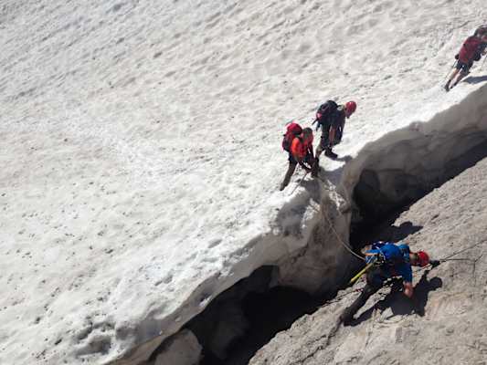 Die Schlüsselstelle auf dem Weg auf die Zugspitze - die Randkluft