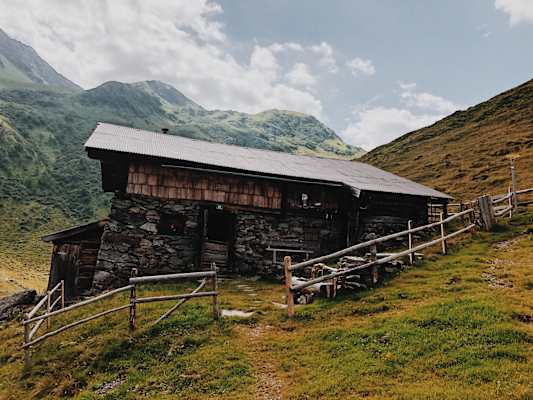 Ernst Merkinger wandert weit KAT Walk