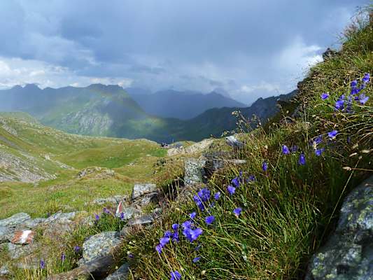 Blick auf die Filmoor-Standschützenhütte am Karnischen Kamm