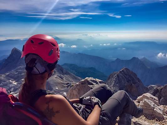 Maggy am Weg zum Triglav-Gipfel