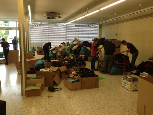 In Schwaz werden die Hilfsgüter sortiert und verpackt