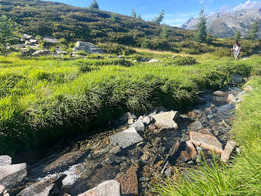 Abfluss des Lago del Pèzz, aufgenommen in der Nähe des Sees.