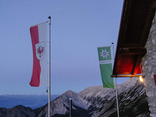 Bettelwurfhütte Karwendel Tirol Bergwelten Schöpf