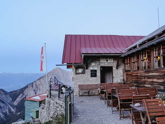 Bettelwurfhütte Karwendel Tirol Bergwelten Schöpf