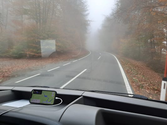Auch in den ersten Kurven auf der Geschriebenstein-Passstraße steht noch der Nebel
