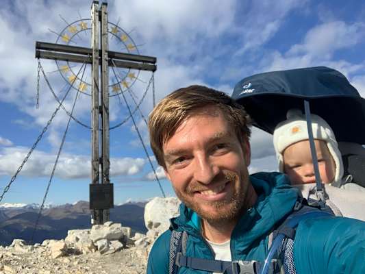 Das Gipfelkreuz der Großen Kinigat