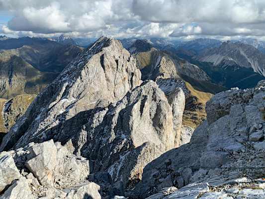 Der Ausblick vom Gipfel der Großen Kinigat