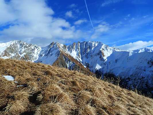 In hohen Lagen bleibt der im Herbst gefallene Schnee meist schon liegen.