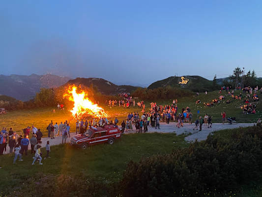 Sonnwendfeuer am Feuerkogel