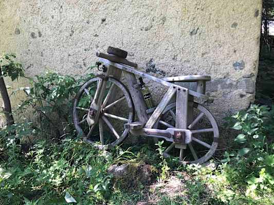 Wie wäre es einmal mit dem „Vino-Bike“ anstelle des „E-Bikes“?