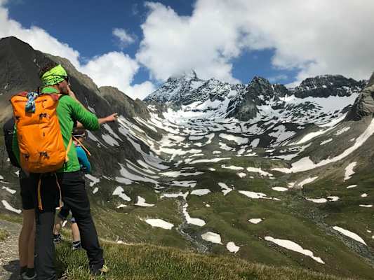 Am Weg zur Salmhütte mit Blick auf Großglockner und Leiterkar, in dem die ersten beiden Salmhütten standen.