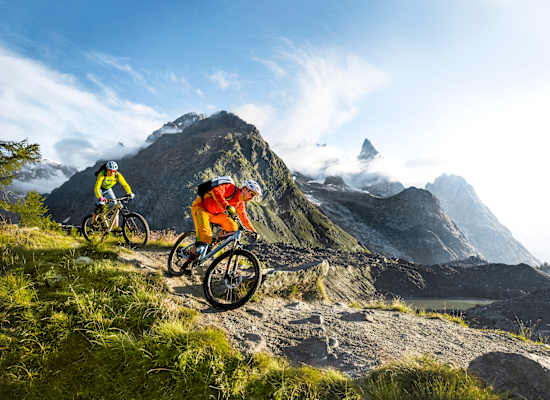 Mountainbiker in Chamonix und Courmayeur