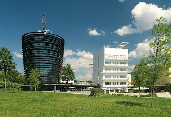 Parkhotel Hall Aussenansicht Sommer