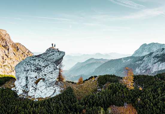 Wandern im Nationalpark Gesäuse besticht durch steile Felsen und wilde Wasser, hier am Sulzkarhund.