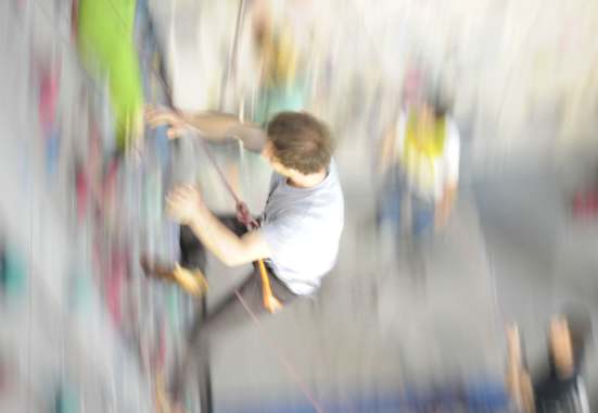 Krafteinwirkung: Sturz beim Klettern in der Halle