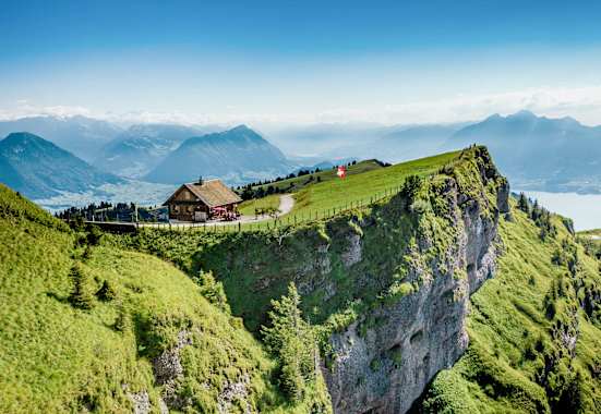 Die Rigi, im Herzen der Schweiz, ist einer von vielen Bergen, dessen Umgebung frei von Verkehrslärm und Abgasen ist.  
