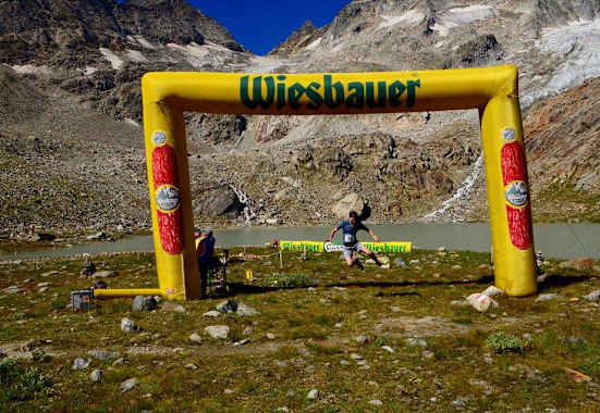 Andrzej Biel lebt, arbeitet und läuft in den Bergen Osttirols, Ziel Simonyseeberglauf, 2015