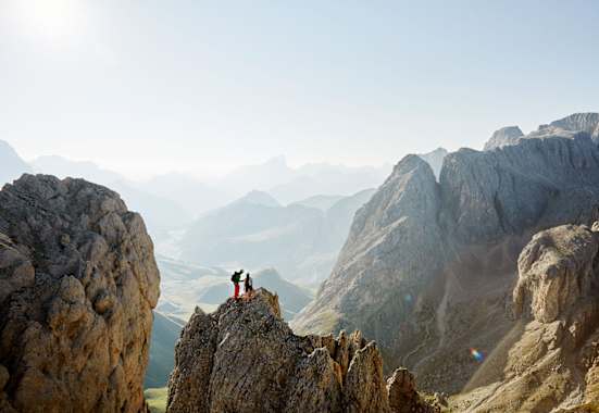Ein Berg mit vielen Eigenschaften: Blick vom Maximilian- Klettersteig am östlichen Rand des Schlernmassivs.