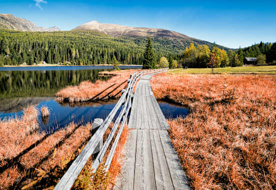 Der Prebersee mit Preber und dem Moorlehrpfad