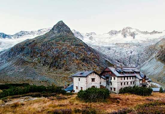 Berg-Chalet: Die Berliner Hütte (2.044 m) in den Zillertaler Alpen