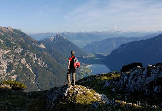 Herrlicher Ausblick von der Seebergspitze (2.085 m) nach Maurach